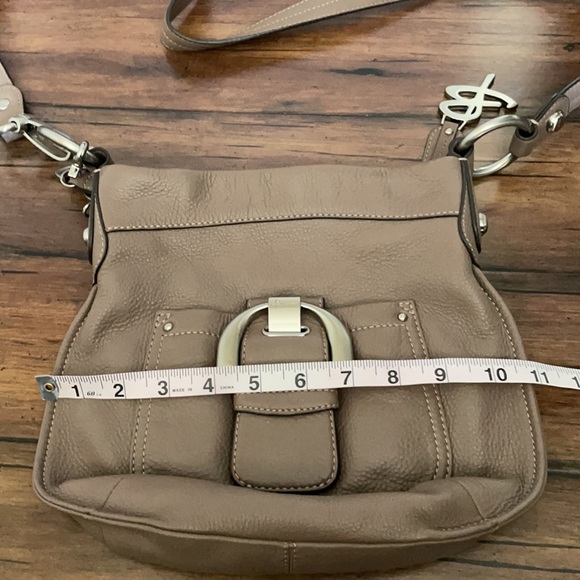 B.makowsky tan leather crossbody purse silver hardware multiple pockets - Picture 8 of 10